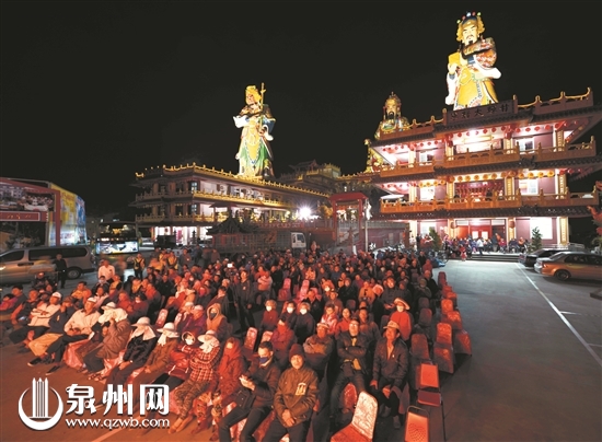 连日来，新编大型高甲戏《郑成功》在台湾巡演，受到台湾同胞热捧。